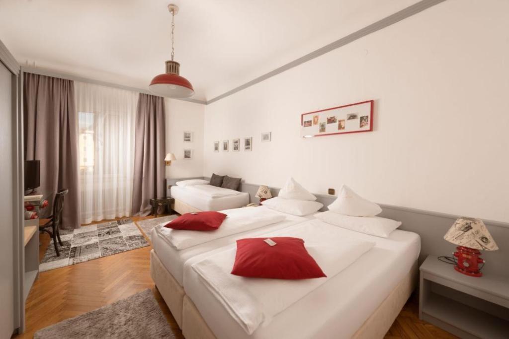 Boutique Hotel Goldenes Lamm فيلاخ المظهر الخارجي الصورة