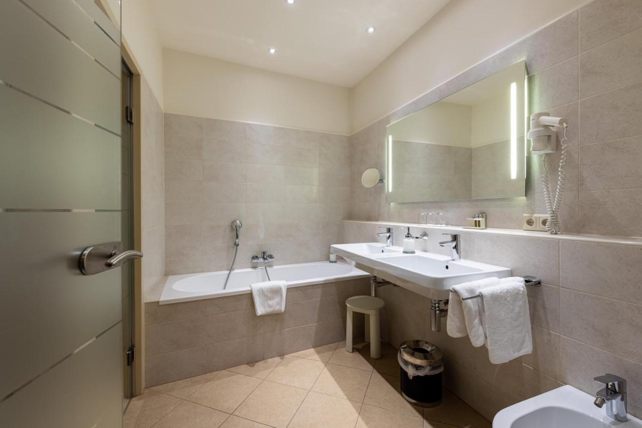 Boutique Hotel Goldenes Lamm فيلاخ المظهر الخارجي الصورة