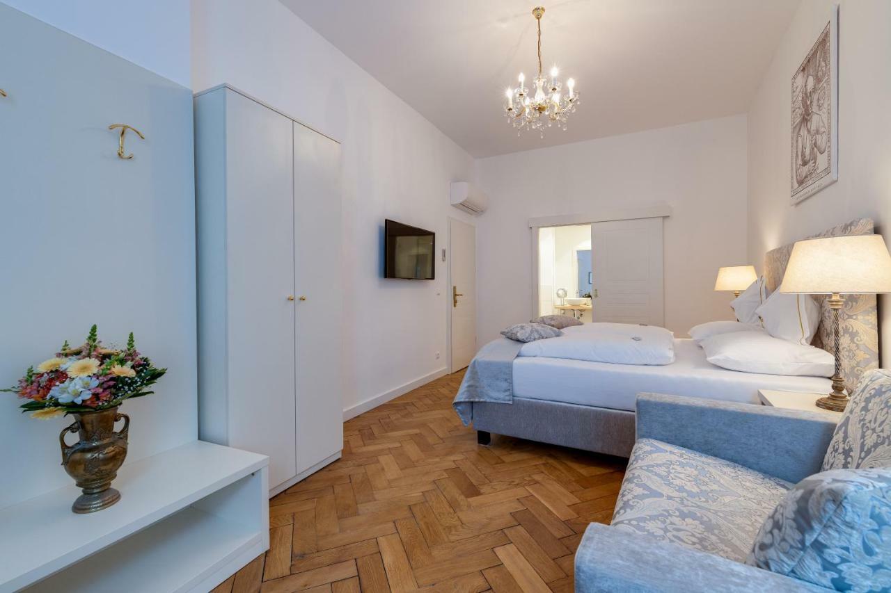 Boutique Hotel Goldenes Lamm فيلاخ المظهر الخارجي الصورة